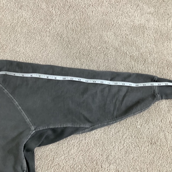 Distressed crew neck - Picture 3 of 6